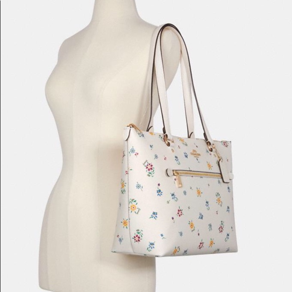 Coach Tote Shopper Handbag Wild meadow print new